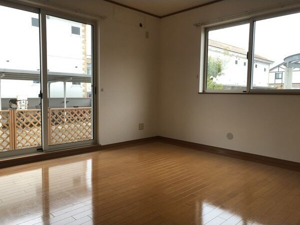 リジエールE棟のエントランス