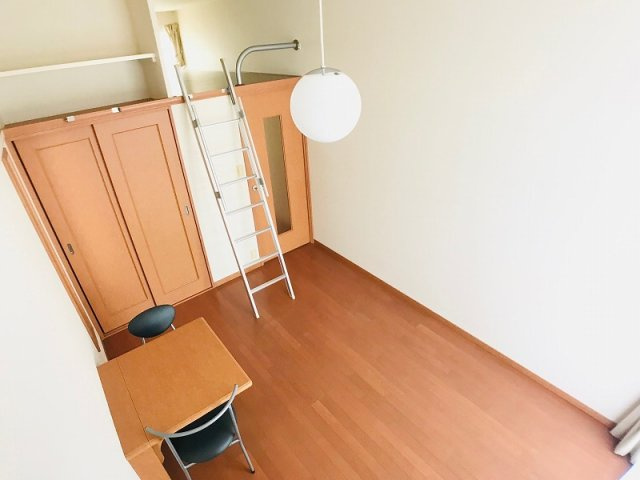 レオパレスコンファーレ八千代台の居間・リビング