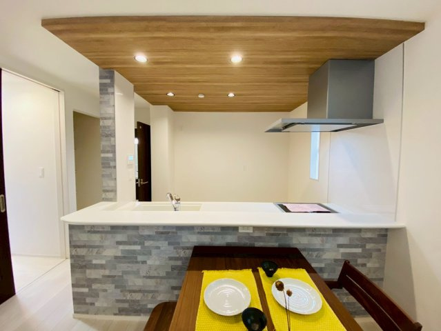 ブルーミングガーデン/東区/山ノ内3丁目/全2棟/1号棟の居間・リビング