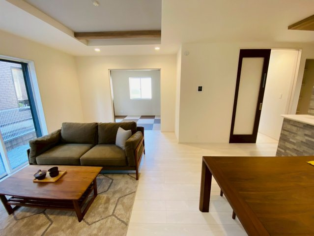 ブルーミングガーデン/東区/山ノ内3丁目/全2棟/1号棟の居間・リビング