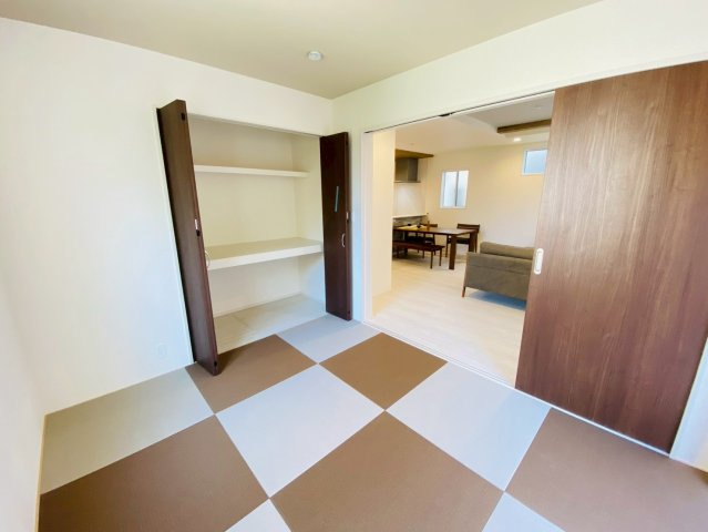 ブルーミングガーデン/東区/山ノ内3丁目/全2棟/1号棟の和室