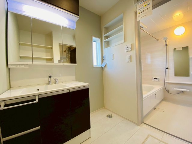 ブルーミングガーデン/東区/山ノ内3丁目/全2棟/1号棟のランドリースペース