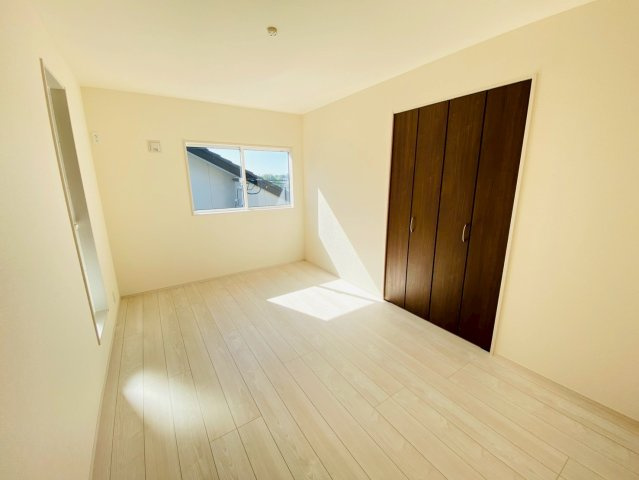 ブルーミングガーデン/東区/山ノ内3丁目/全2棟/1号棟の洋室