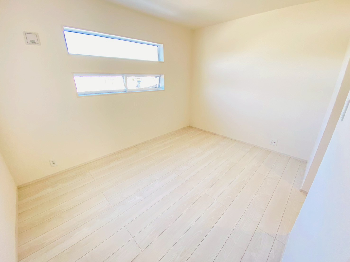 ブルーミングガーデン/東区/山ノ内3丁目/全2棟/1号棟の洋室