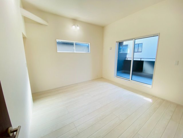 ブルーミングガーデン/東区/山ノ内3丁目/全2棟/1号棟の洋室