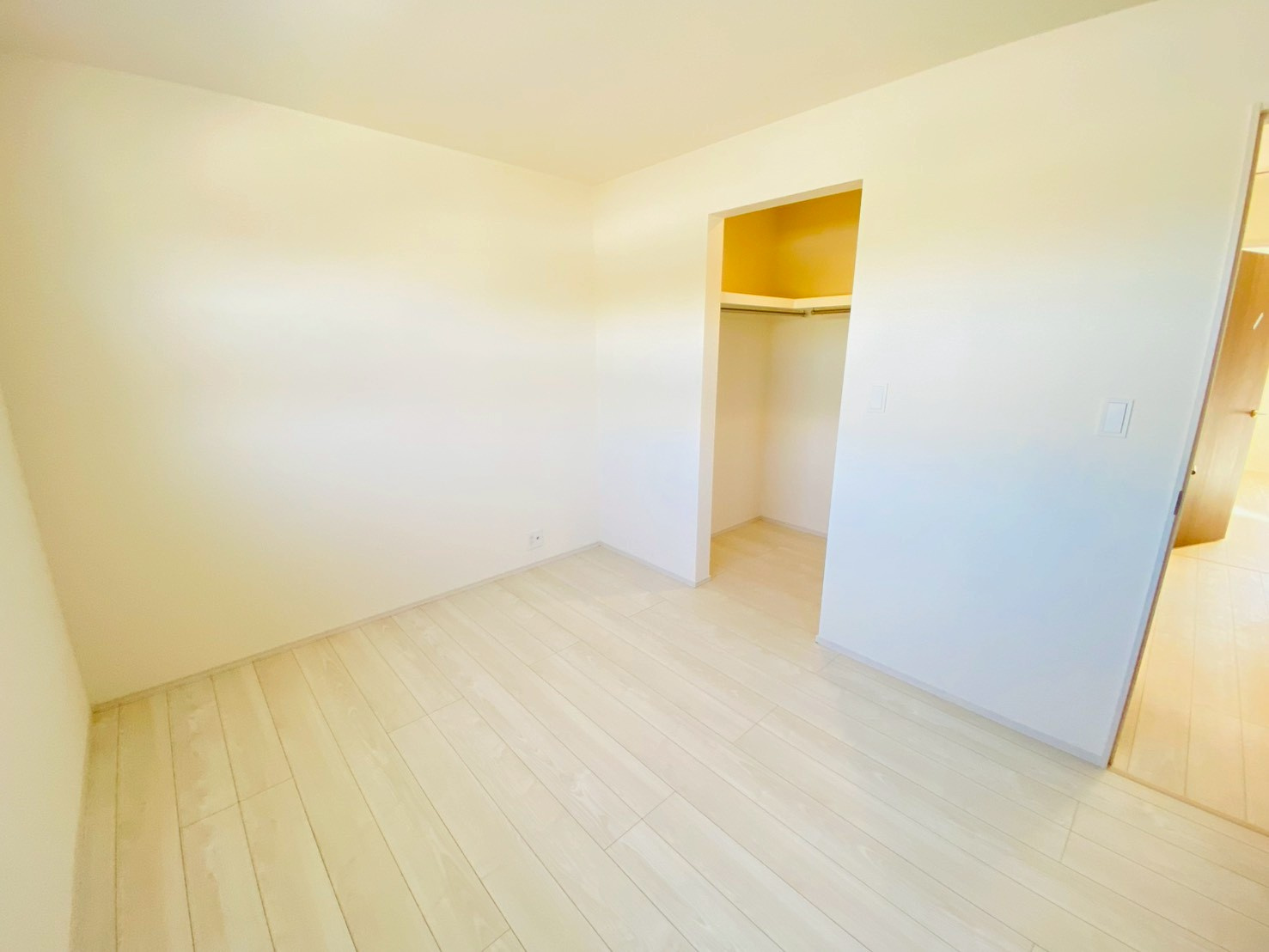 ブルーミングガーデン/東区/山ノ内3丁目/全2棟/1号棟の洋室