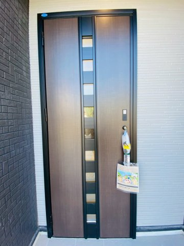 ブルーミングガーデン/東区/山ノ内3丁目/全2棟/1号棟の玄関