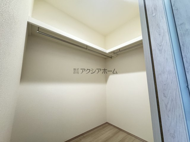 所沢市中新井3丁目・全2棟　新築一戸建　A号棟の収納|洋室7帖WIC