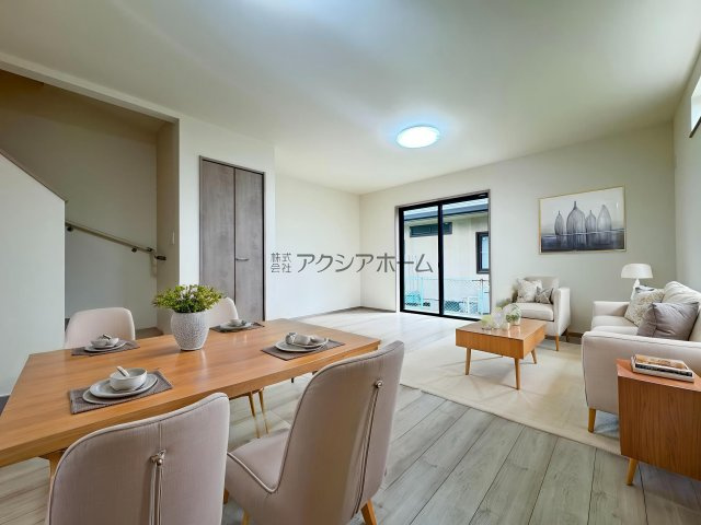 所沢市中新井3丁目・全2棟　新築一戸建　A号棟の内装|リビング階段LDK17.6帖（家具はCG画像での表示になります）