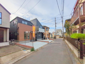 【前面道路含む現地写真】