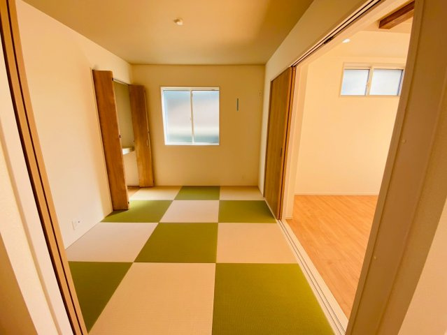 ブルーミングガーデン/東区/山ノ内3丁目/全2棟/2号棟の和室