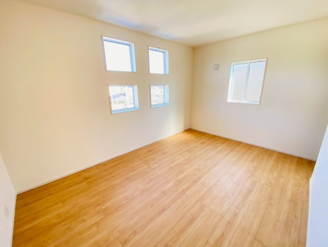 ブルーミングガーデン/東区/山ノ内3丁目/全2棟/2号棟の洋室