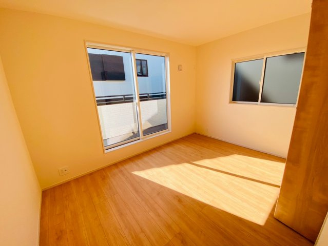 ブルーミングガーデン/東区/山ノ内3丁目/全2棟/2号棟の洋室