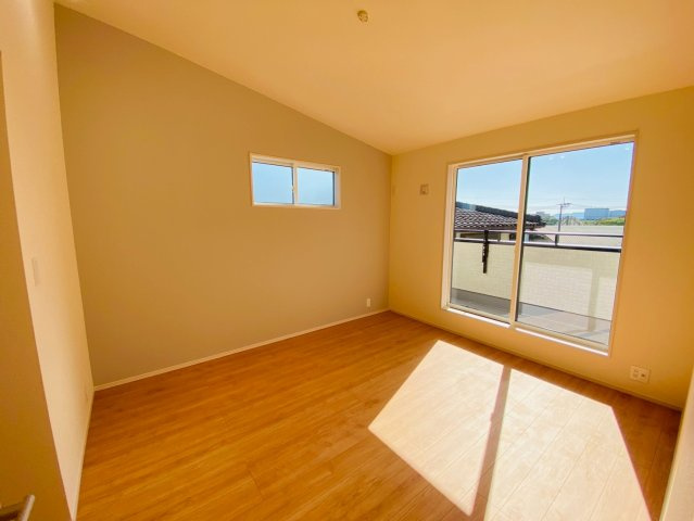 ブルーミングガーデン/東区/山ノ内3丁目/全2棟/2号棟の洋室