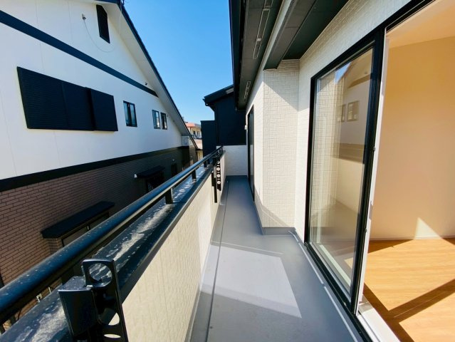 ブルーミングガーデン/東区/山ノ内3丁目/全2棟/2号棟のバルコニー