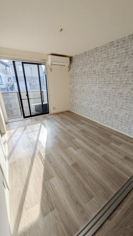 イーストパークAの居間・リビング