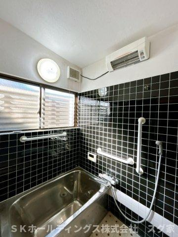 綾部市上延町旦寺中古住宅の浴室