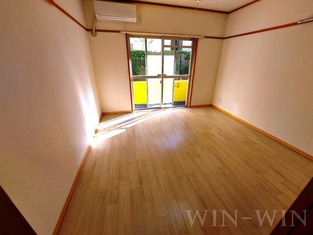 カーサ南栄の居間・リビング