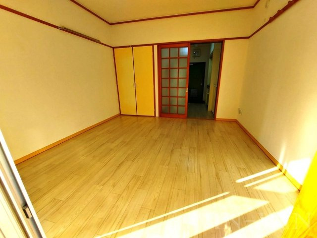 カーサ南栄の居間・リビング