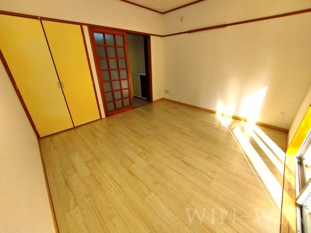 カーサ南栄の居間・リビング