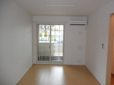 【居間・リビング】 | サンリット・プロムナード | こちらの居間で趣味の時間をお楽しみください