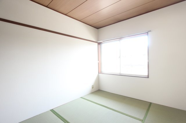 コートハウス原田A棟の和室