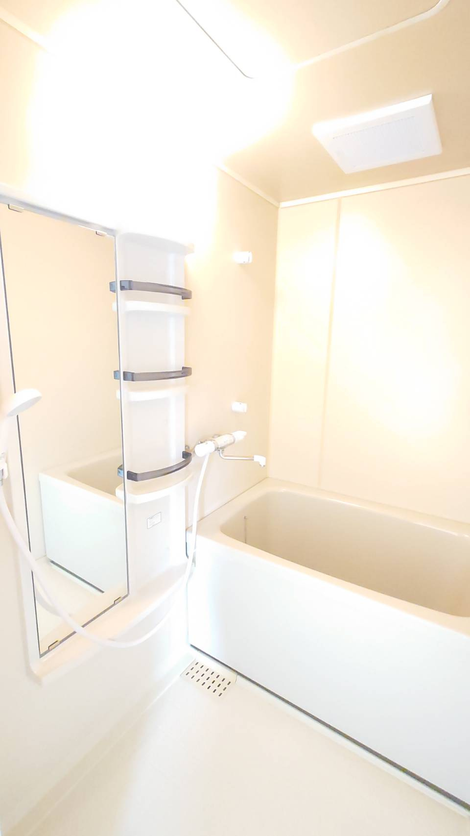 コートハウス原田A棟の浴室