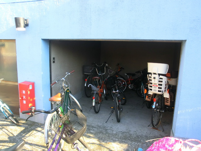 コスモ壱番館の駐車場|駐輪スペースです♪