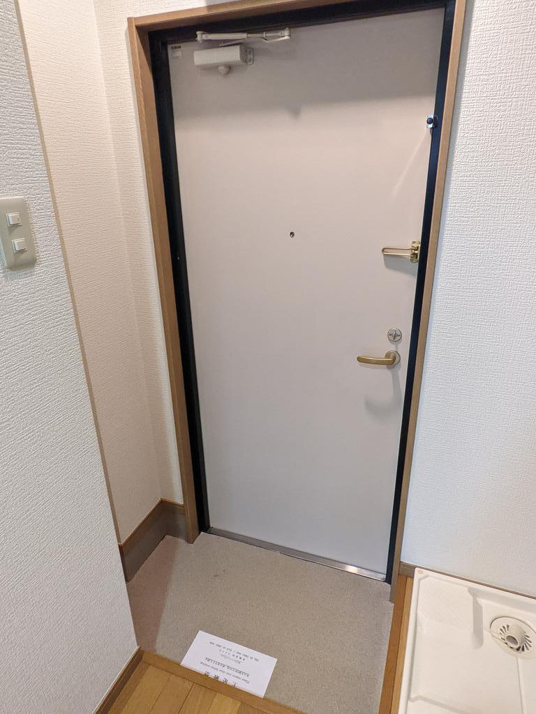 キャッスルFUMIの玄関