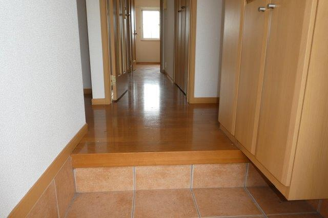 【玄関】 | プラティーヌ総社Ｂ