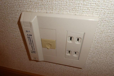 【設備】 | プラティーヌ総社Ｂ | 電話モジュラー