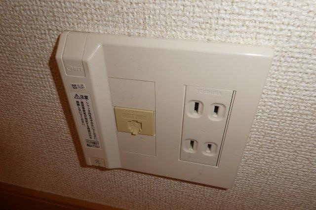 【設備】 | プラティーヌ総社Ｂ | 電話モジュラー