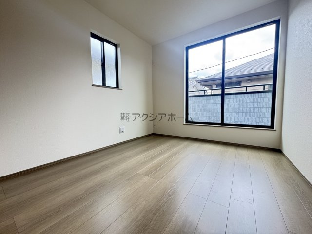 所沢市中新井3丁目・全2棟　新築一戸建　B号棟の子供部屋|南側洋室5.2帖