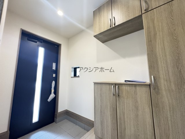 所沢市中新井3丁目・全2棟　新築一戸建　B号棟の玄関