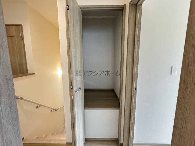 所沢市中新井3丁目・全2棟　新築一戸建　B号棟の収納|2階廊下収納