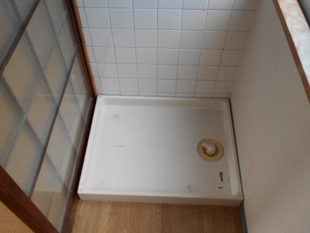 【設備】 | 室内の洗濯機置き場です