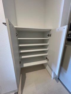 MDI.J Esaka Courtの収納|こまごまとしたものを収納できそうですね