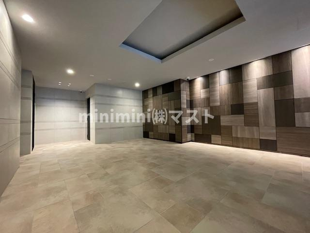 プレサンスレイズ新梅田のロビー