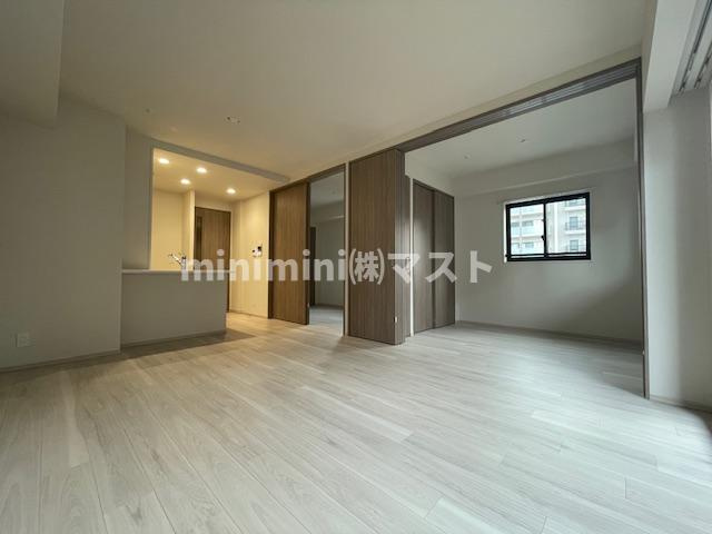 プレサンスレイズ新梅田の居間・リビング