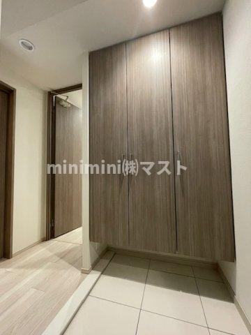 プレサンスレイズ新梅田の玄関