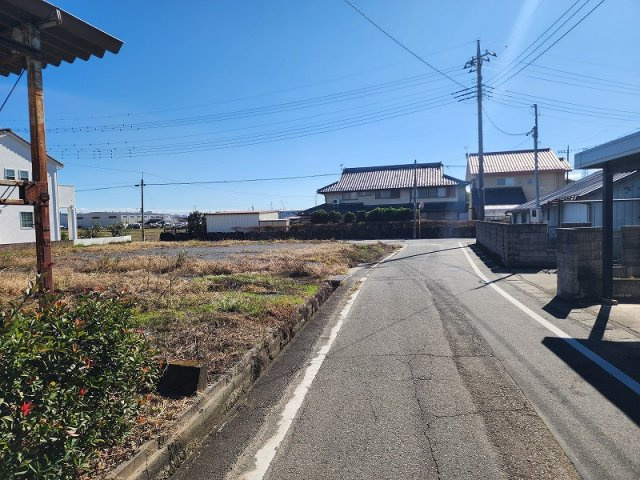 高崎市上滝町売土地 A区画の前面道路含む現地写真