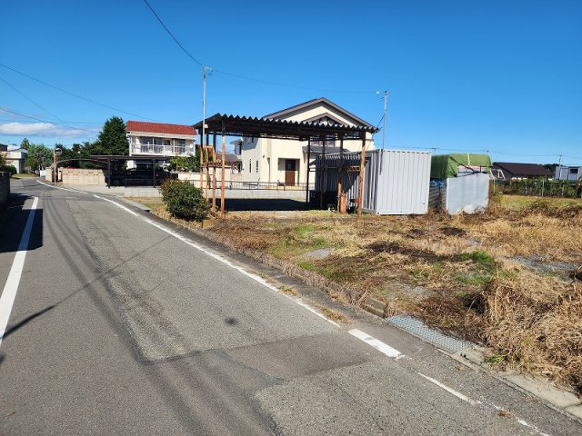 高崎市上滝町売土地 A区画の前面道路含む現地写真