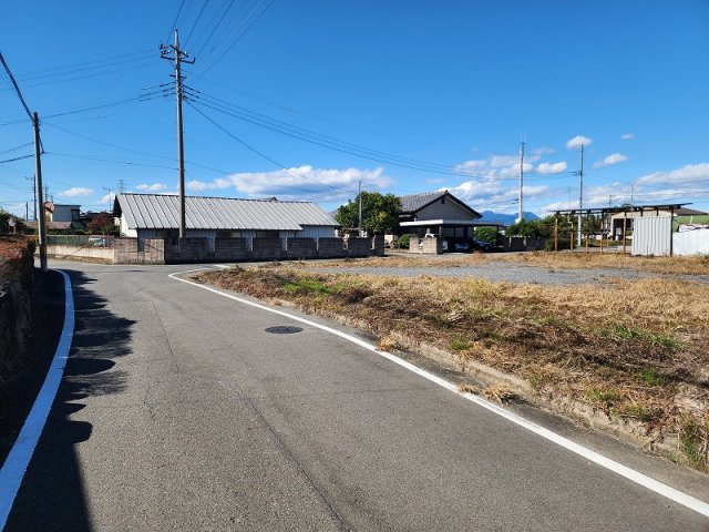 高崎市上滝町売土地 A区画の前面道路含む現地写真