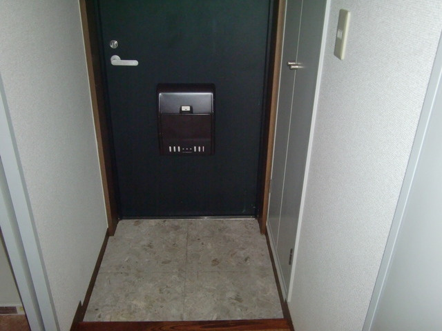 ソレアード岡本南の玄関