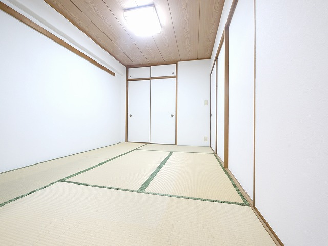 天理二階堂パーク・ホームズの和室|和室、ちょっとしたくつろぎスペースにいかがでしょうか