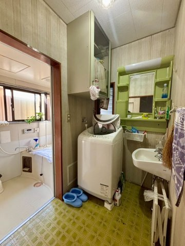 野田市三ツ堀　中古戸建　ビルトインガレージの脱衣所|綺麗にお使いの脱衣所になります！