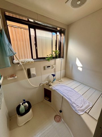 野田市三ツ堀　中古戸建　ビルトインガレージの浴室|使いやすいお風呂です！