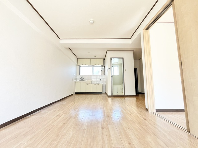 川端マンションの居間・リビング