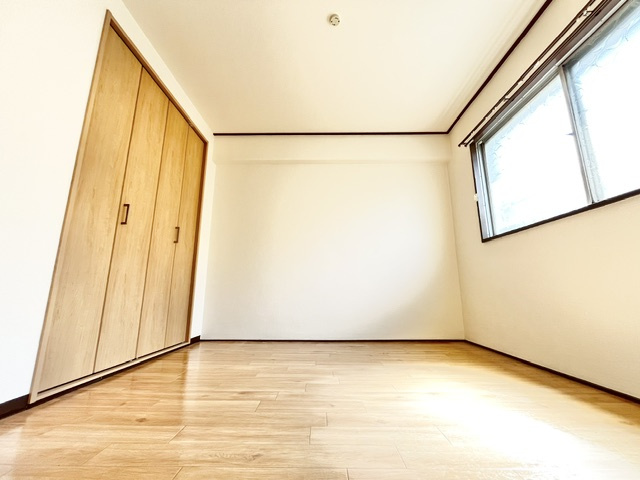 川端マンションの居間・リビング