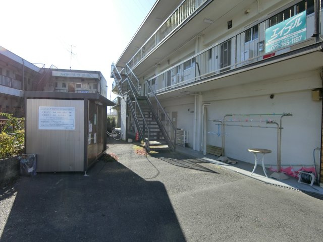 川端マンションのエントランス